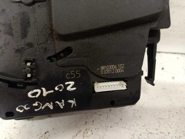 COMMODO RENAULT COTE ESSUI GLACE - Vue 3